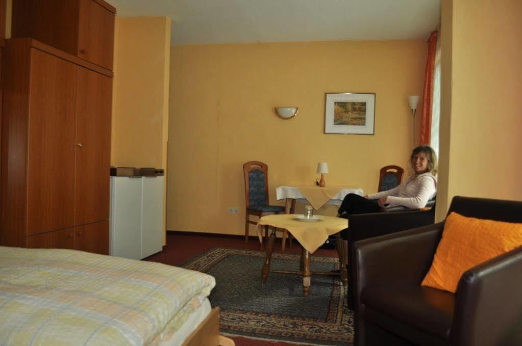 Hotel Haus Mariann Bad Wildungen Esterno foto